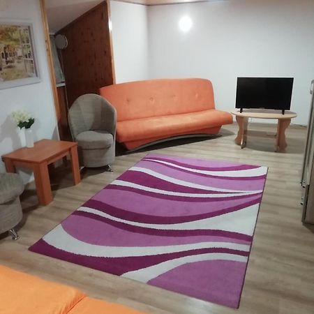 Asta La Vista Vendeghaz Hotel Mişcolţ Exterior foto