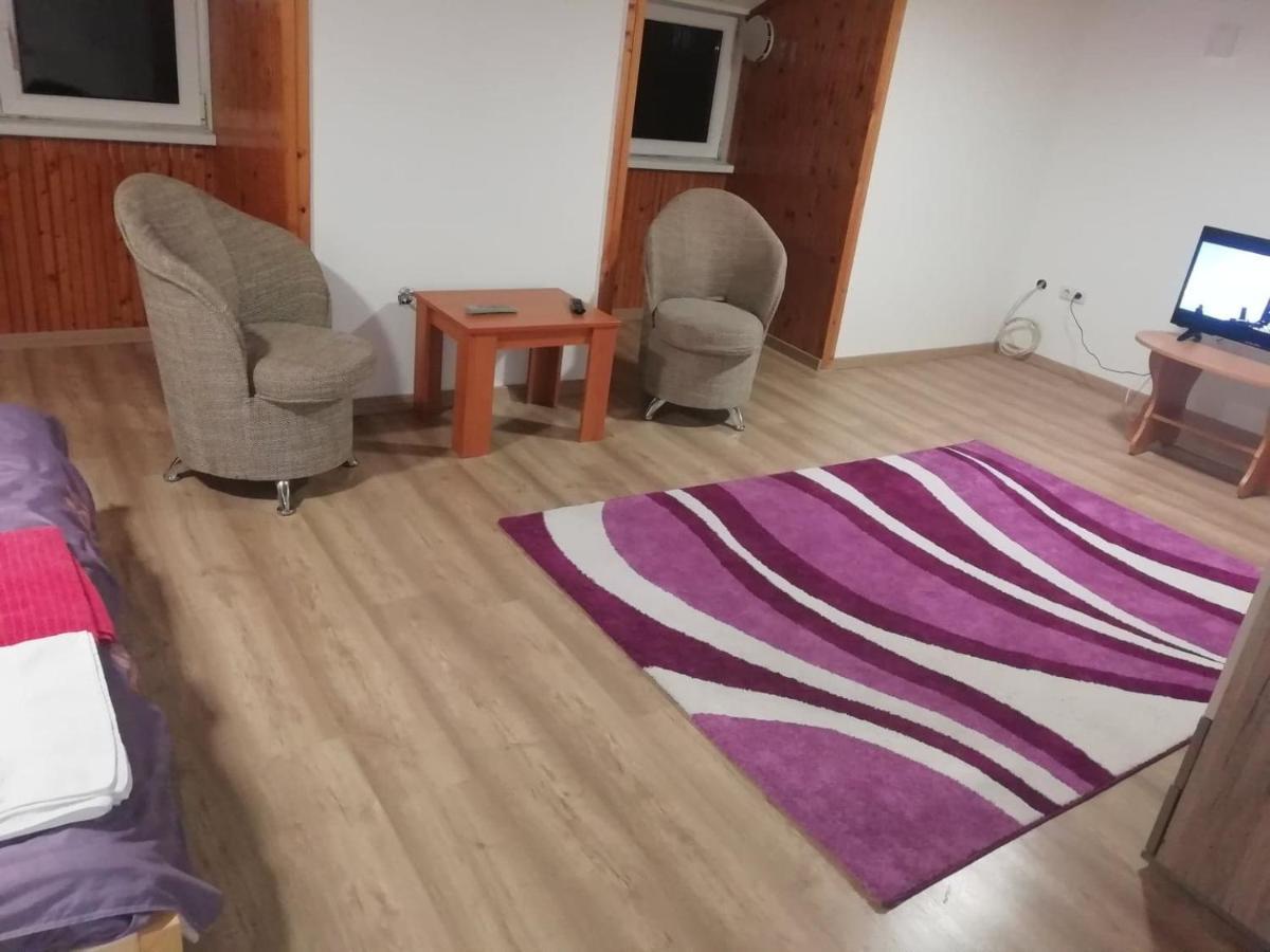 Asta La Vista Vendeghaz Hotel Mişcolţ Exterior foto